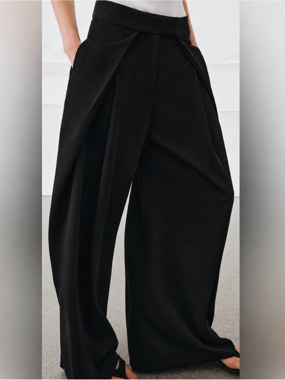 ZARA Pleated Wide Trouser Pants. S NWT (imperfect) - Picture 5 of 10